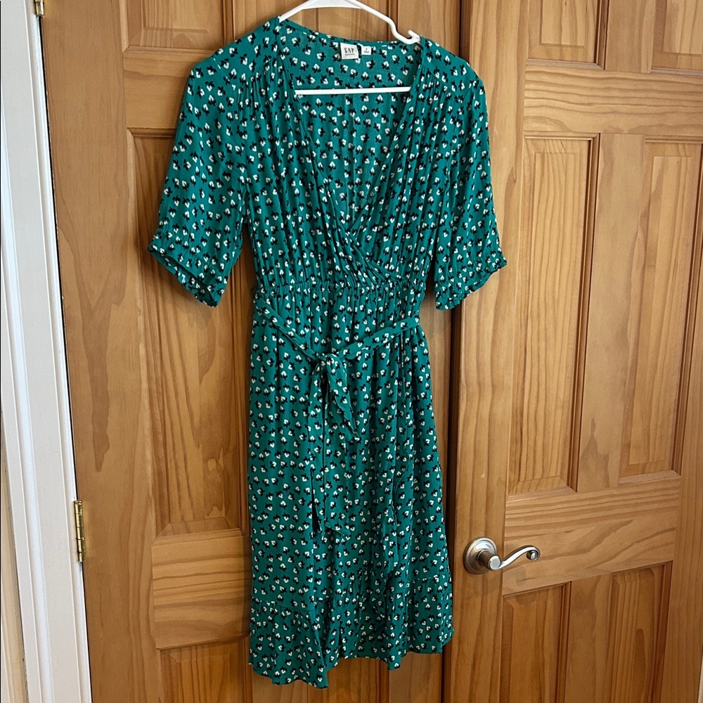 Maternity GAP Floral-Print Midi Dress with Tie Waist